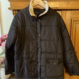 Lightweight 'Not so Puffy' Puffer Jacket. Barely worn. Warm but still stylish.